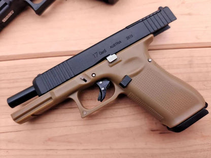 1:2.05 G17 Shell Ejector Toy Pistol Model