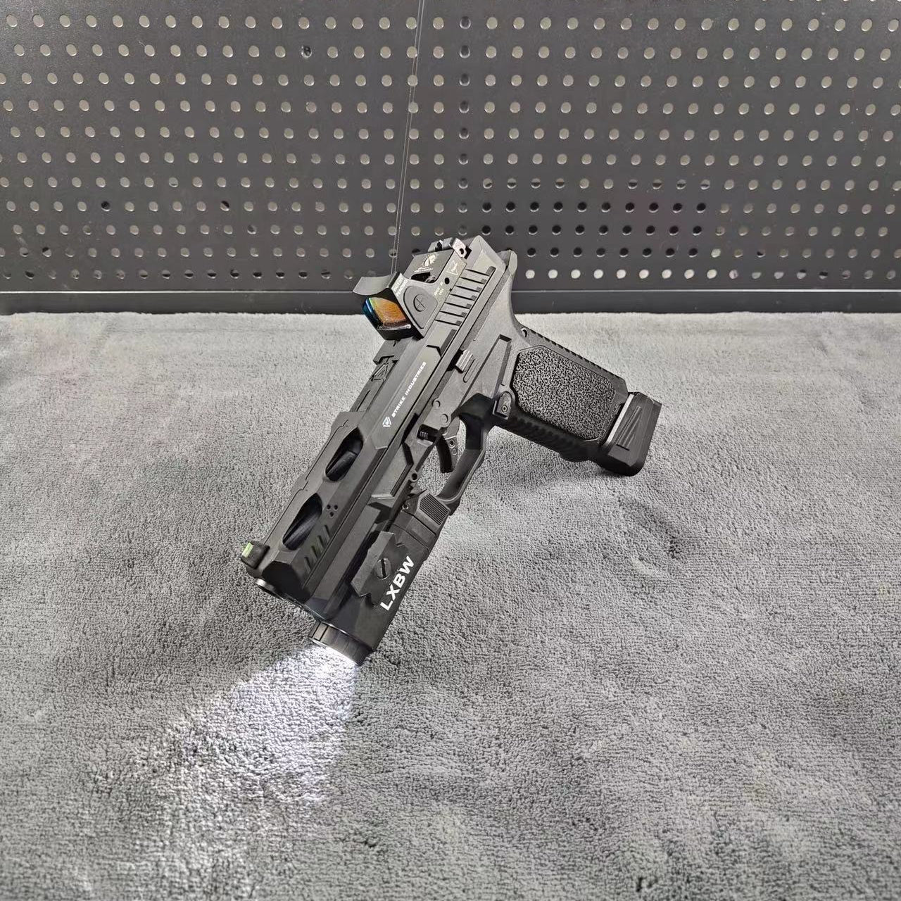 GQH G17 Blowback Shell Ejection Laser Gun