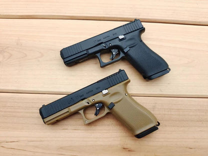 1:2.05 G17 Shell Ejector Toy Pistol Model
